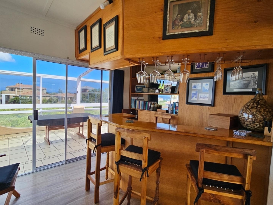 4 Bedroom Property for Sale in Pearly Beach Western Cape